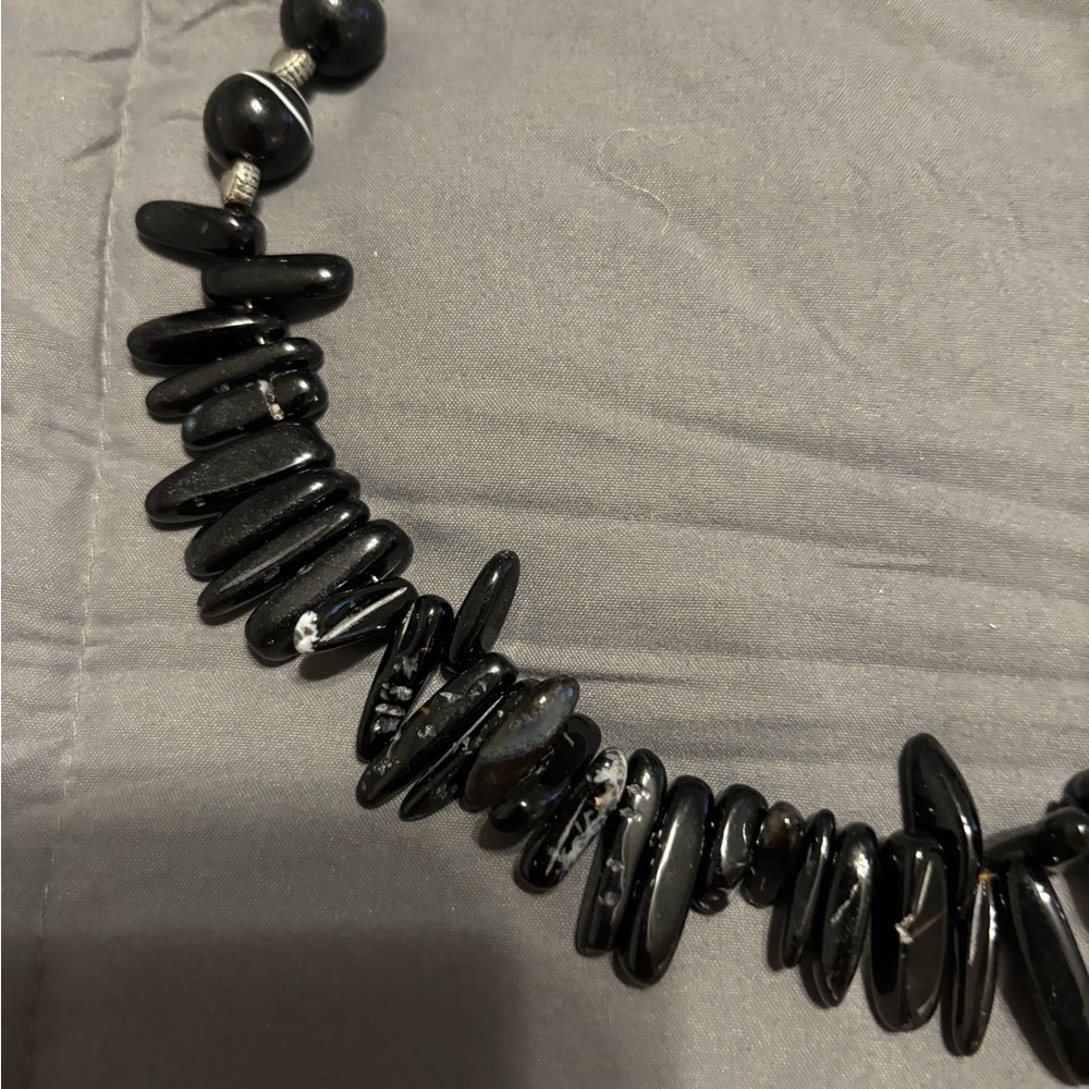 Elegant Black Beaded Necklace - Picture 6 of 13